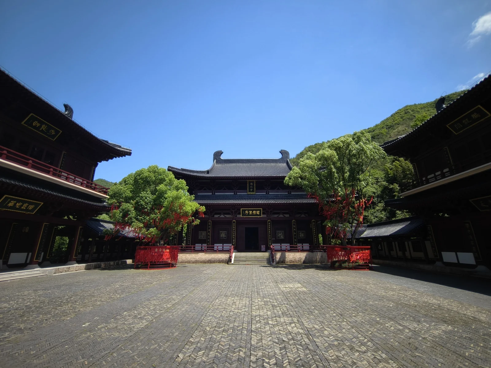 黄帝祠宇内庄重的传统庭院
