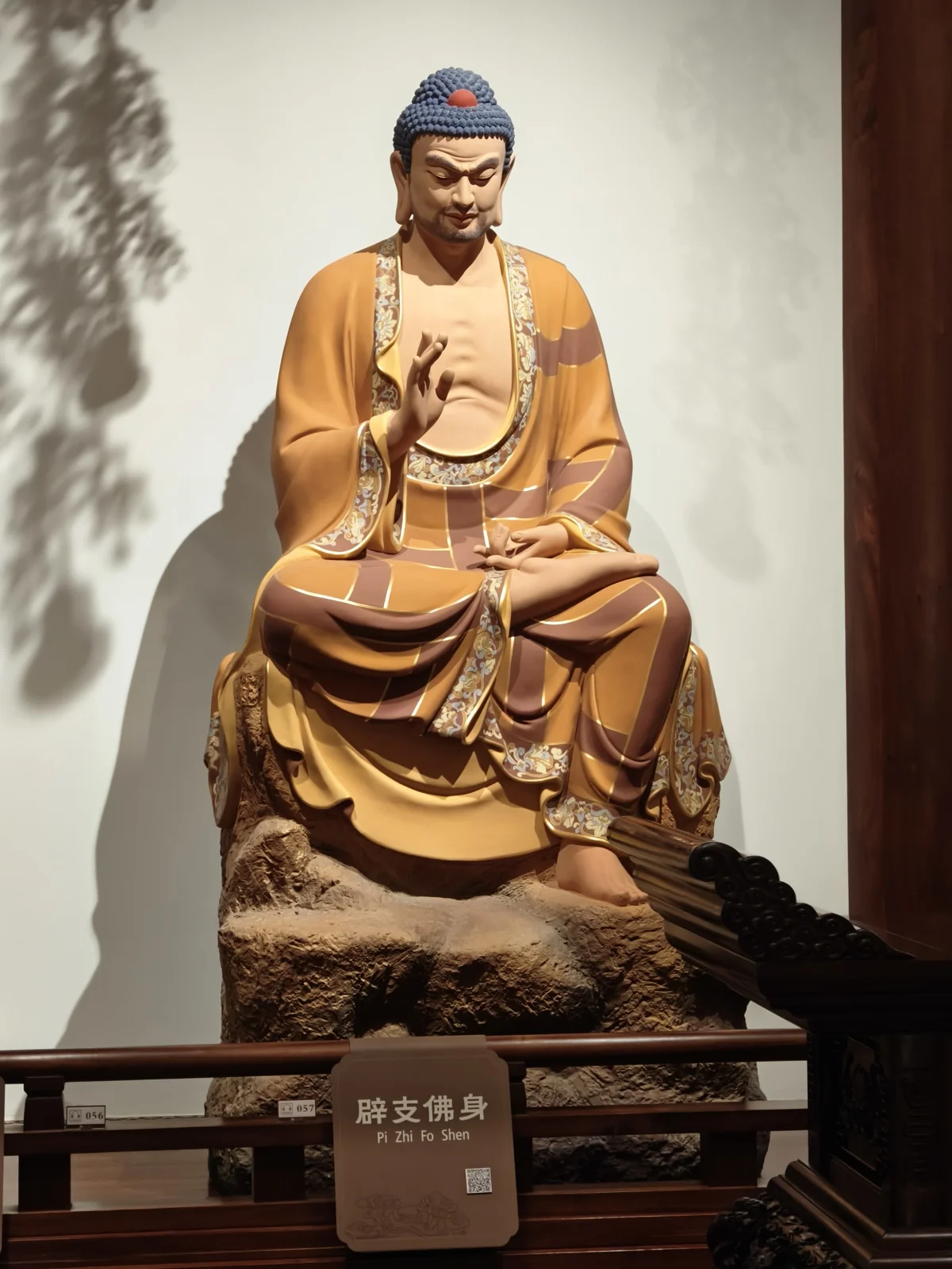 观音法界六楼展厅中观音菩萨的辟支佛身塑像