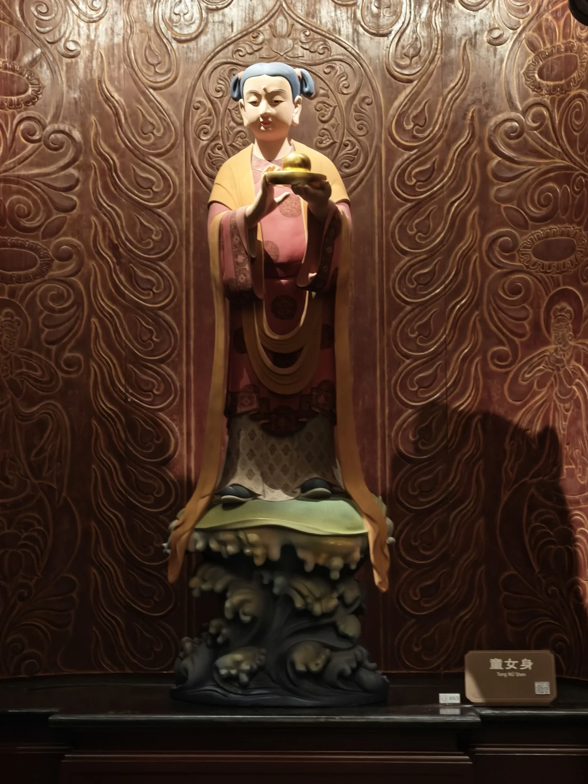观音法界六楼展厅中观音菩萨的童女身塑像